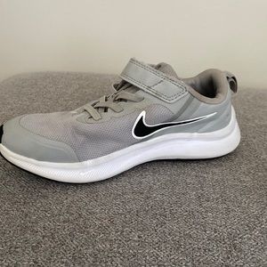 Nike Starrunner